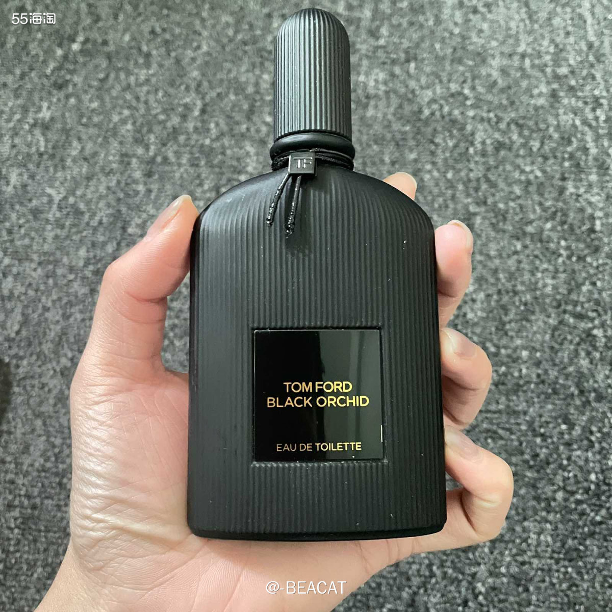 Black Orchid这款女香，首先是外表吸引了我，瓶身主