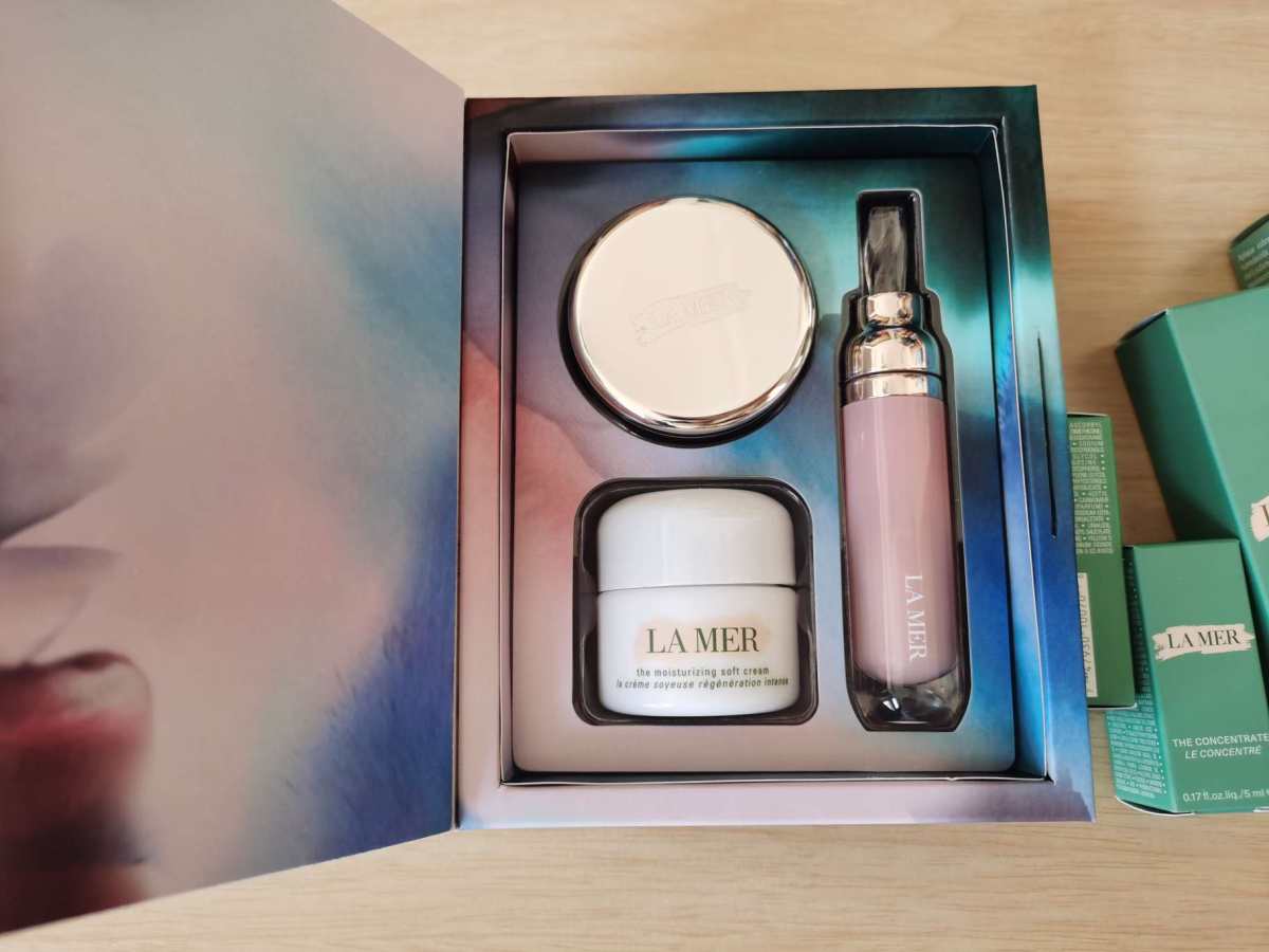 ✅海蓝之谜情人节套装，一如往年，套装内容一模一样，都是唇膏9