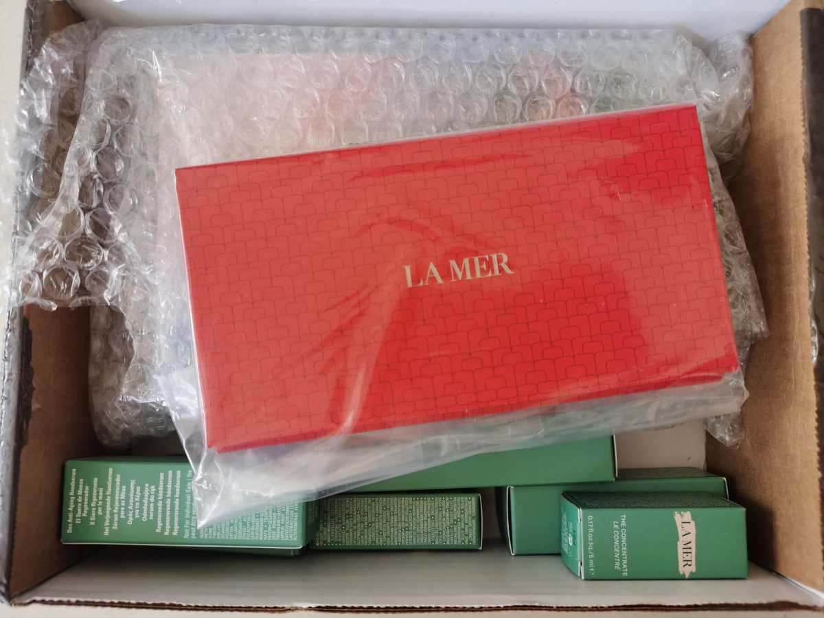 ✅海蓝之谜情人节套装，一如往年，套装内容一模一样，都是唇膏9