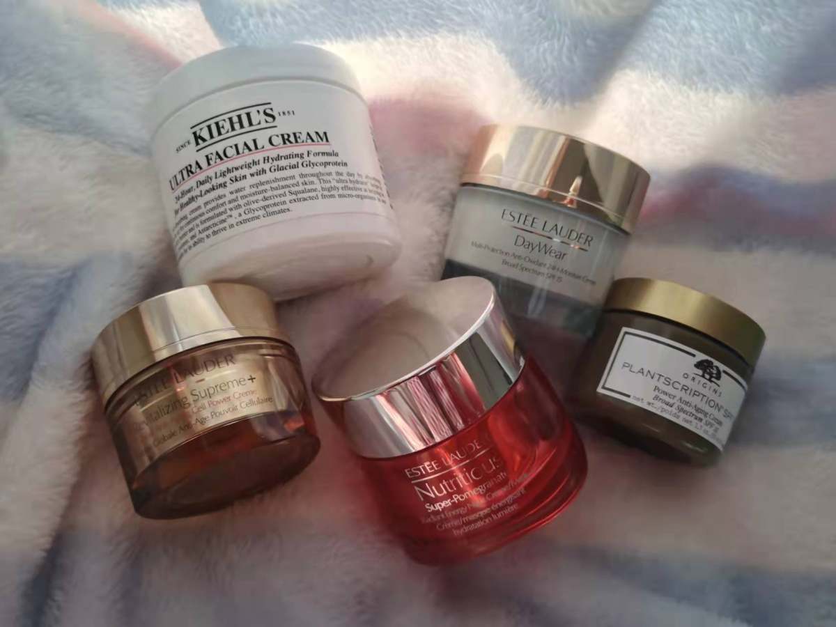 我的肤质：混合皮肤，冬天偏干，夏天偏油。 用了多款面霜，还是