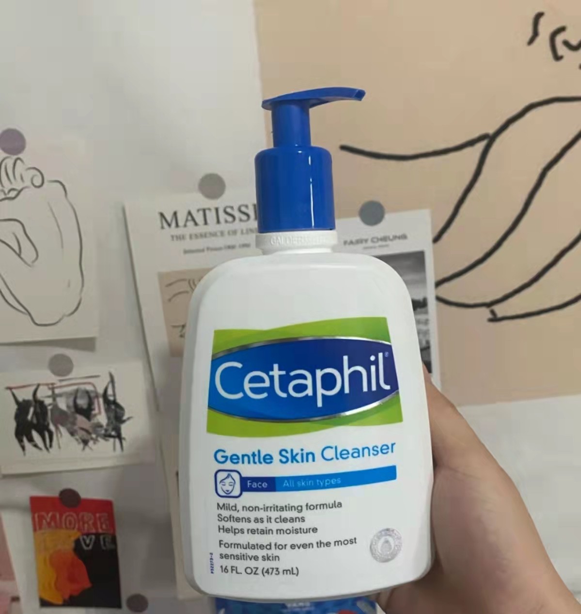 cetaphil丝塔芙洗面奶这款洁面乳是温和无泡沫型的， 很