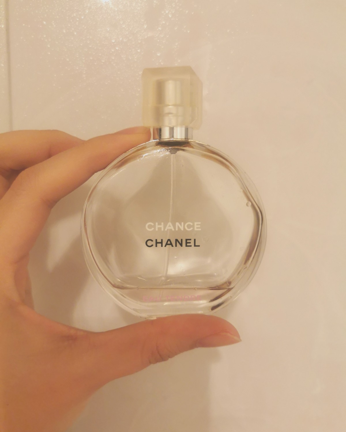 这款**的香水是Chanel chance香奈儿粉色邂逅柔情