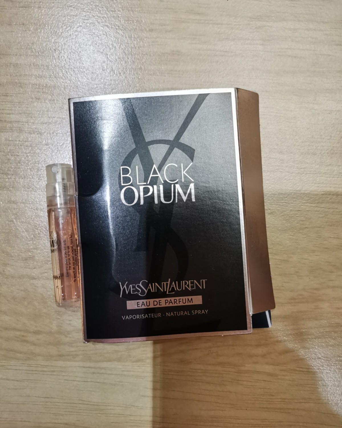 ✅YSL黑香水，这款香水的味道，有点黑暗，有点妩媚。这款香水
