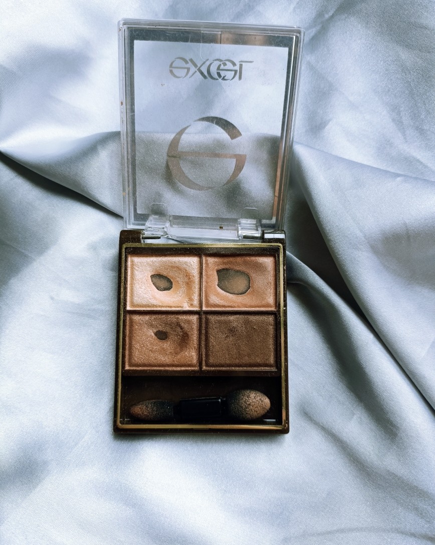 昨天拿出我的excel盘子的时候，我就记得它是日系专柜品牌l