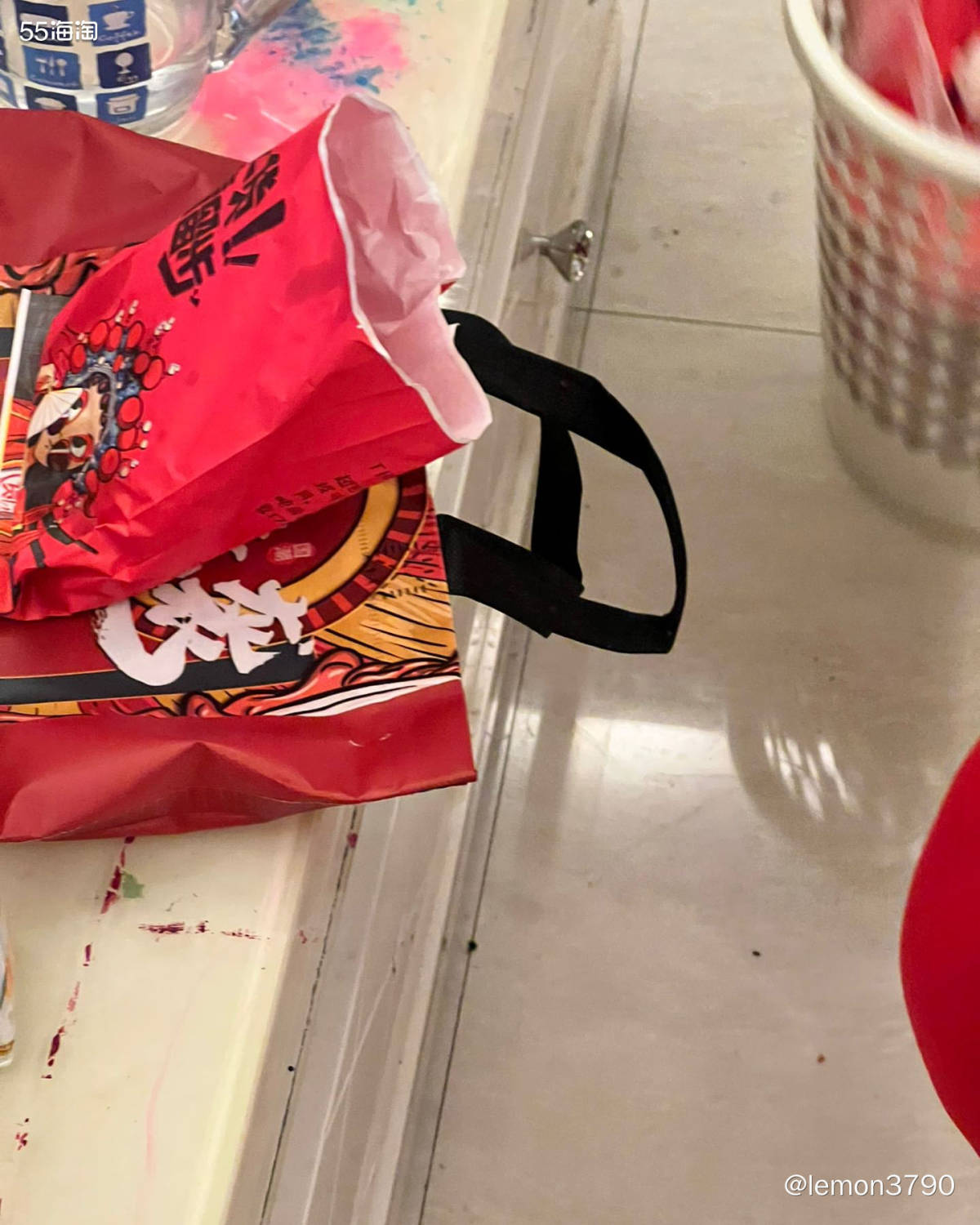 早上两个娃，有个墨迹的一年级，还有个不起床的小班生，以至于出