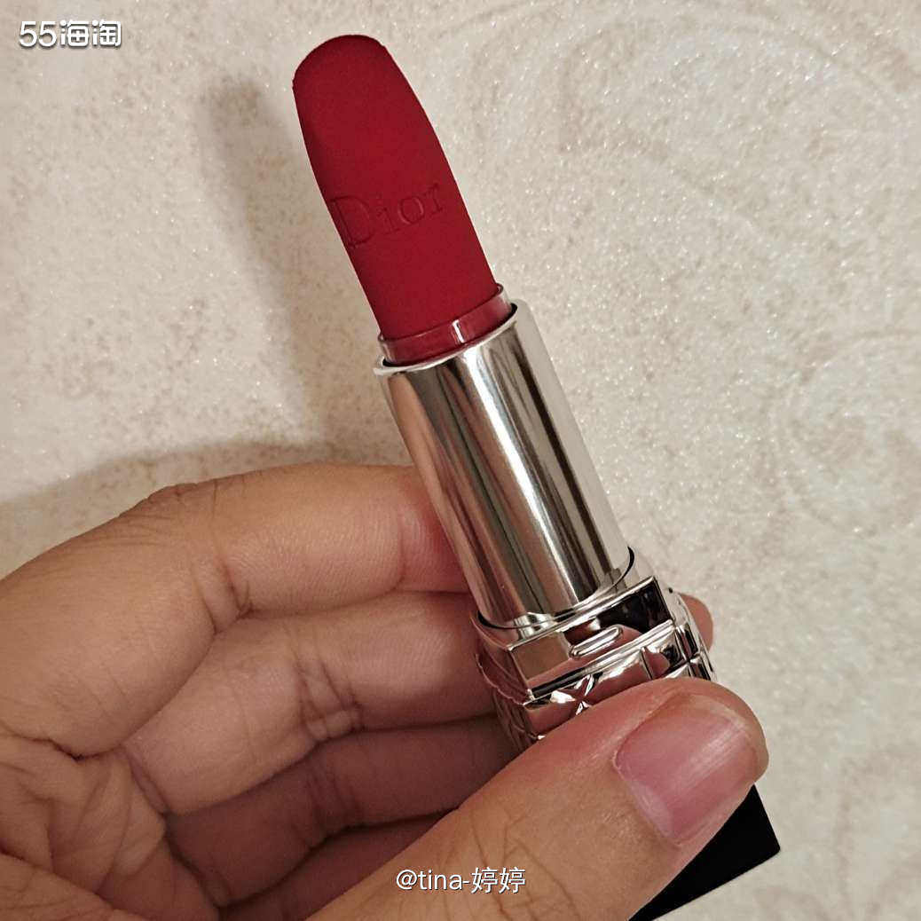 如果必须要一支唇膏，我觉得迪奥999必须榜上有名，霸气的宣传
