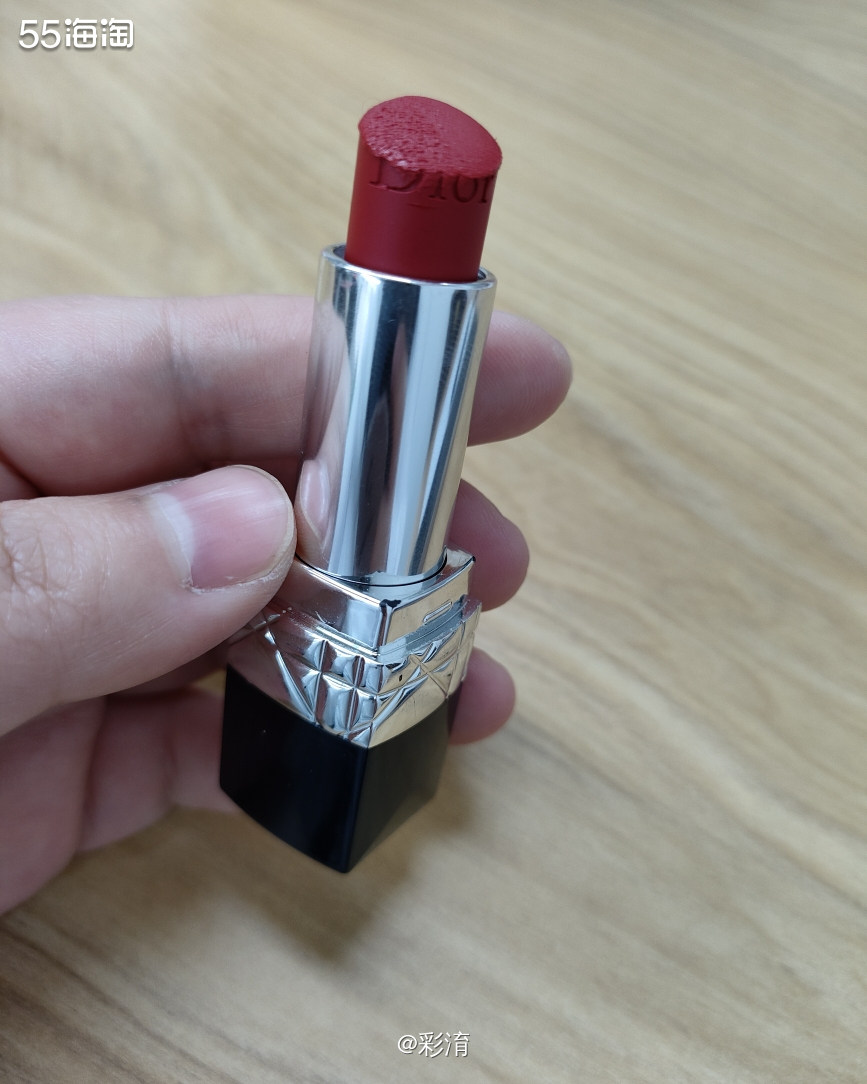 说到口红💄必须得有迪奥999的一席之地，迪奥999又分为滋