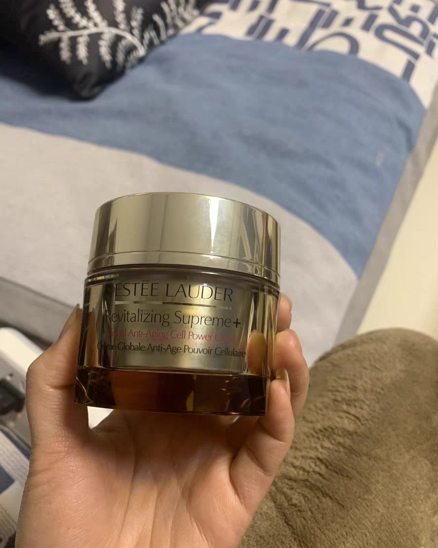 🔶女人25岁以后的脸真是经不住造啊，长，熬夜皮肤暗沉，毛孔