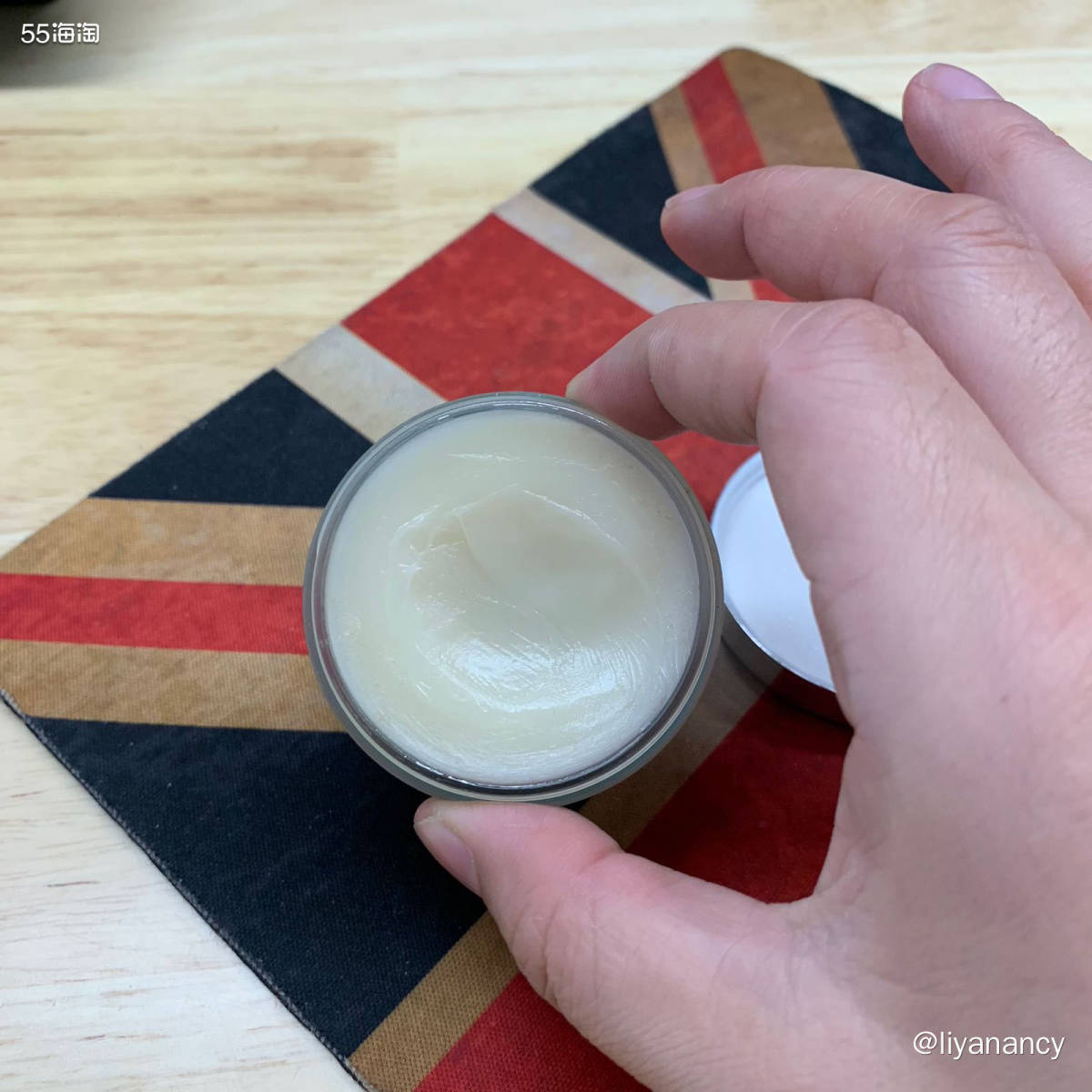 ✨lamer唇膏又被称作是海蓝之谜修护唇膏，在日常的保湿滋润