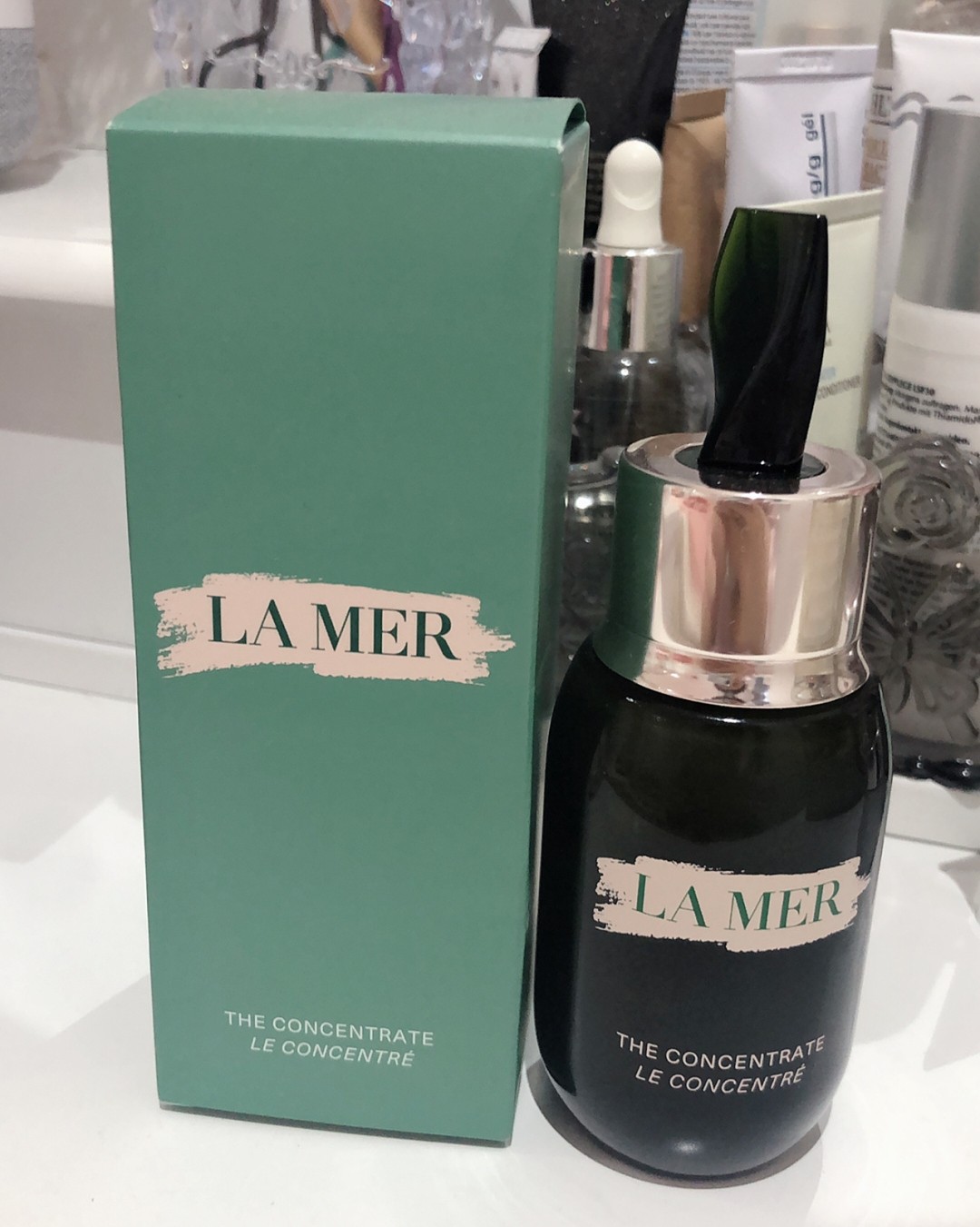 海淘买过Lamer家的很多东西，但是一直没有对精华下手，因为