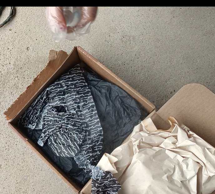 用的中环转运，耗时一个月到手！中环的时效真的是最稳定的了！就
