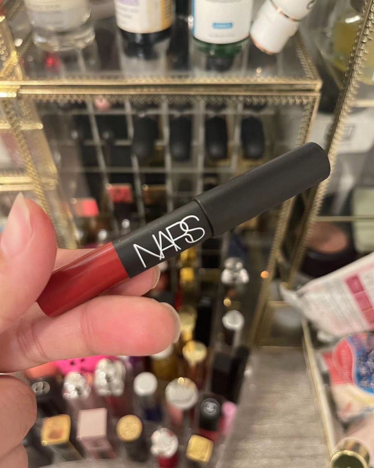 这款nars一直蛮冷门的唇膏笔，色号是do me baby，