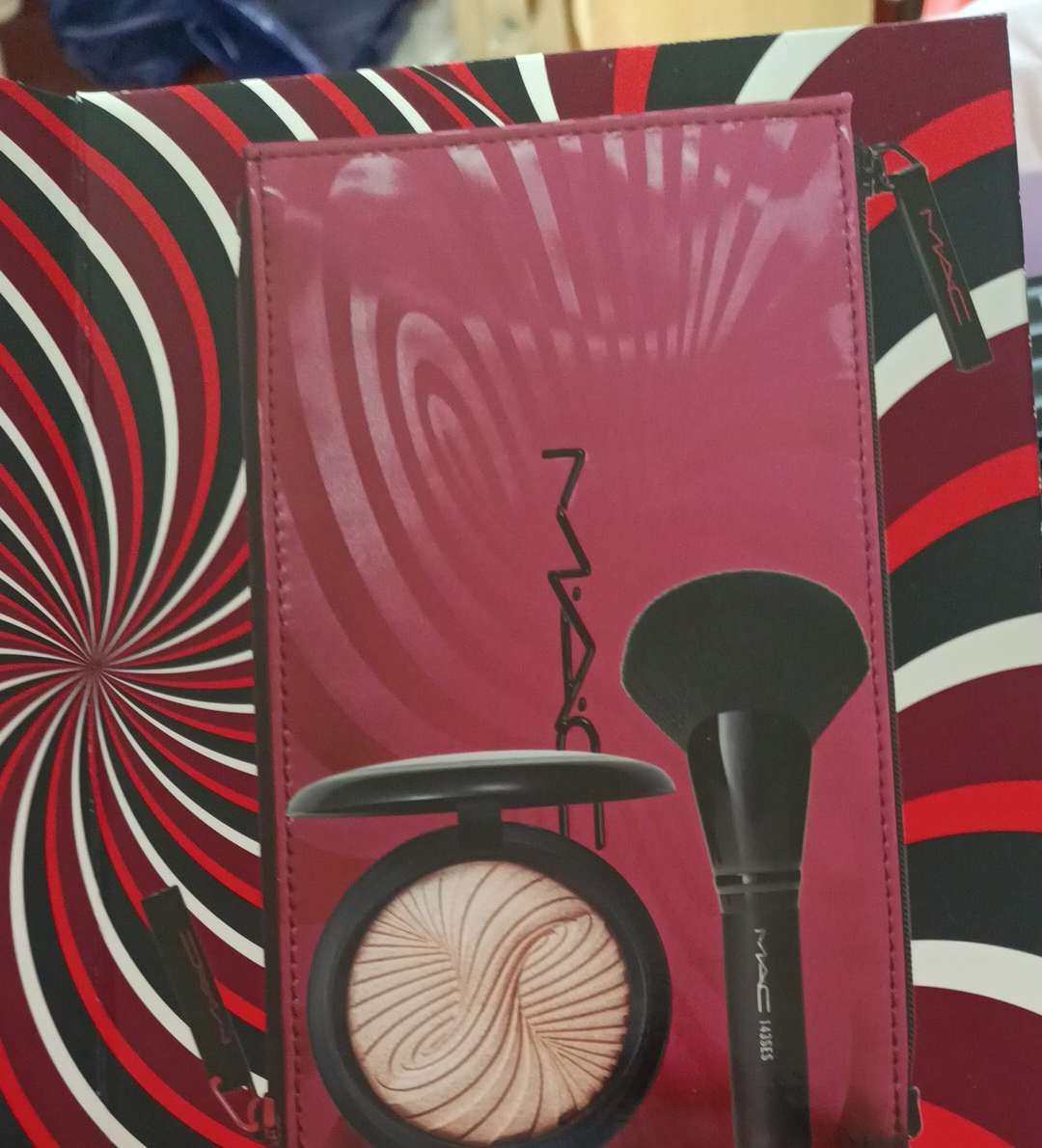 买的最多就是Mac啦！门槛低，赠品多，活动多，收到手还没有卖