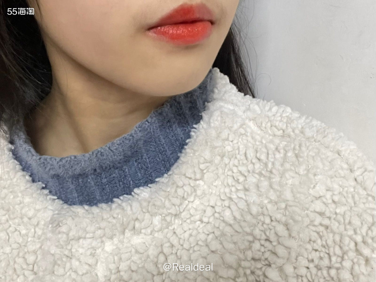 本来对这支唇釉并没有抱什么希望，毕竟是打折凑单买来的，而且在