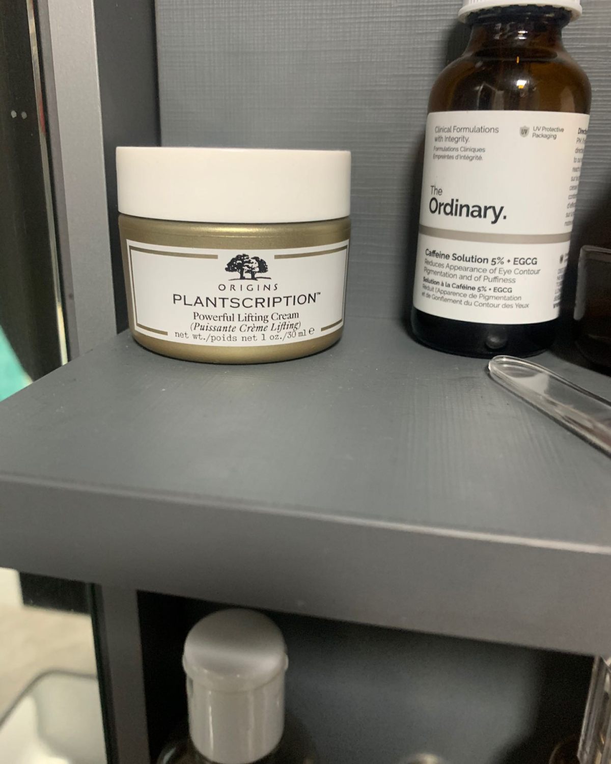 我感觉我有好多面霜，但是又觉得哪个都不想用，今天在用之前悦木