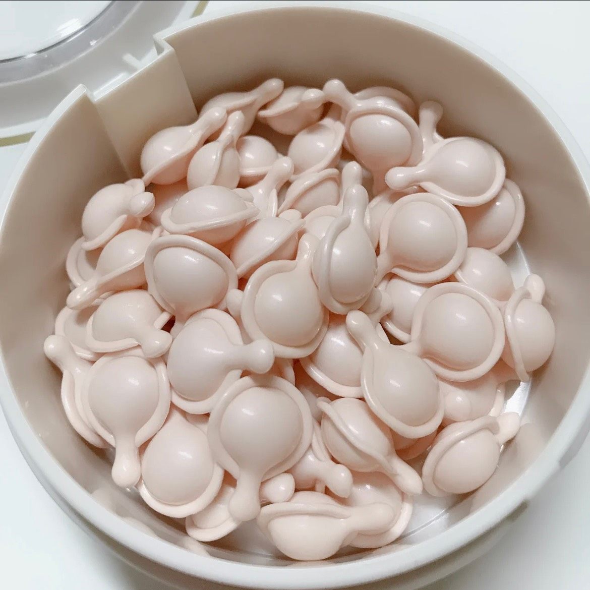 ♥️有没有跟我一样年轻的时候想买美版粉胶结果买成加拿大版本的