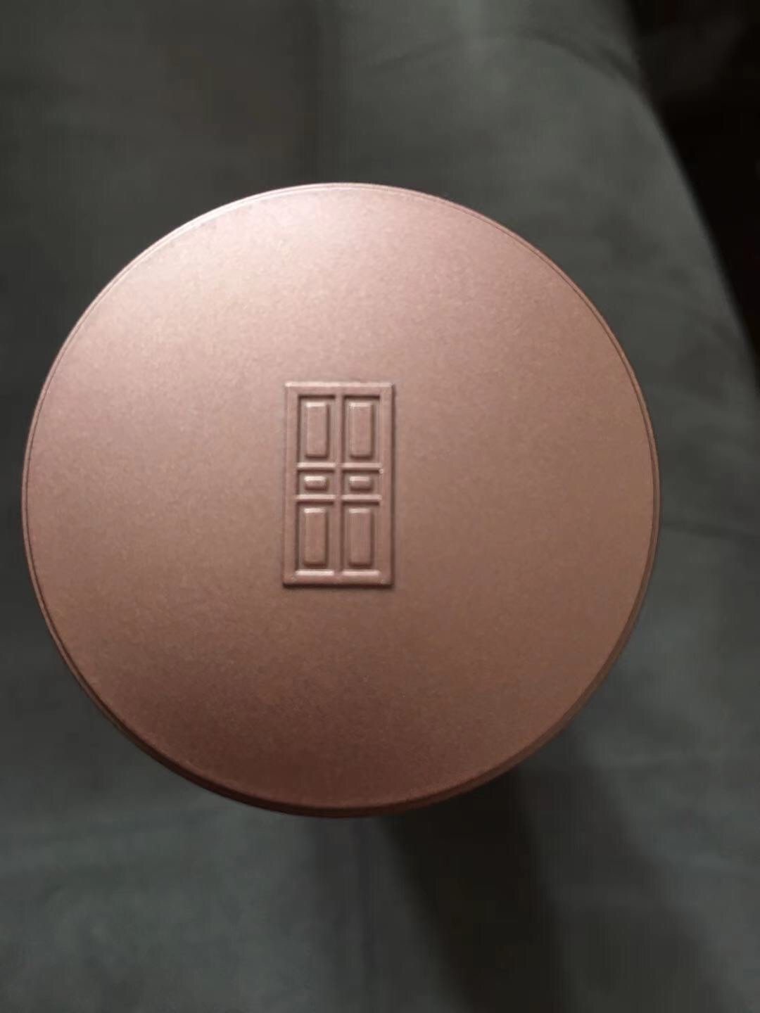 前俩天有问雅顿适合什么人使用，今天就从成分的角度来谈谈雅顿到