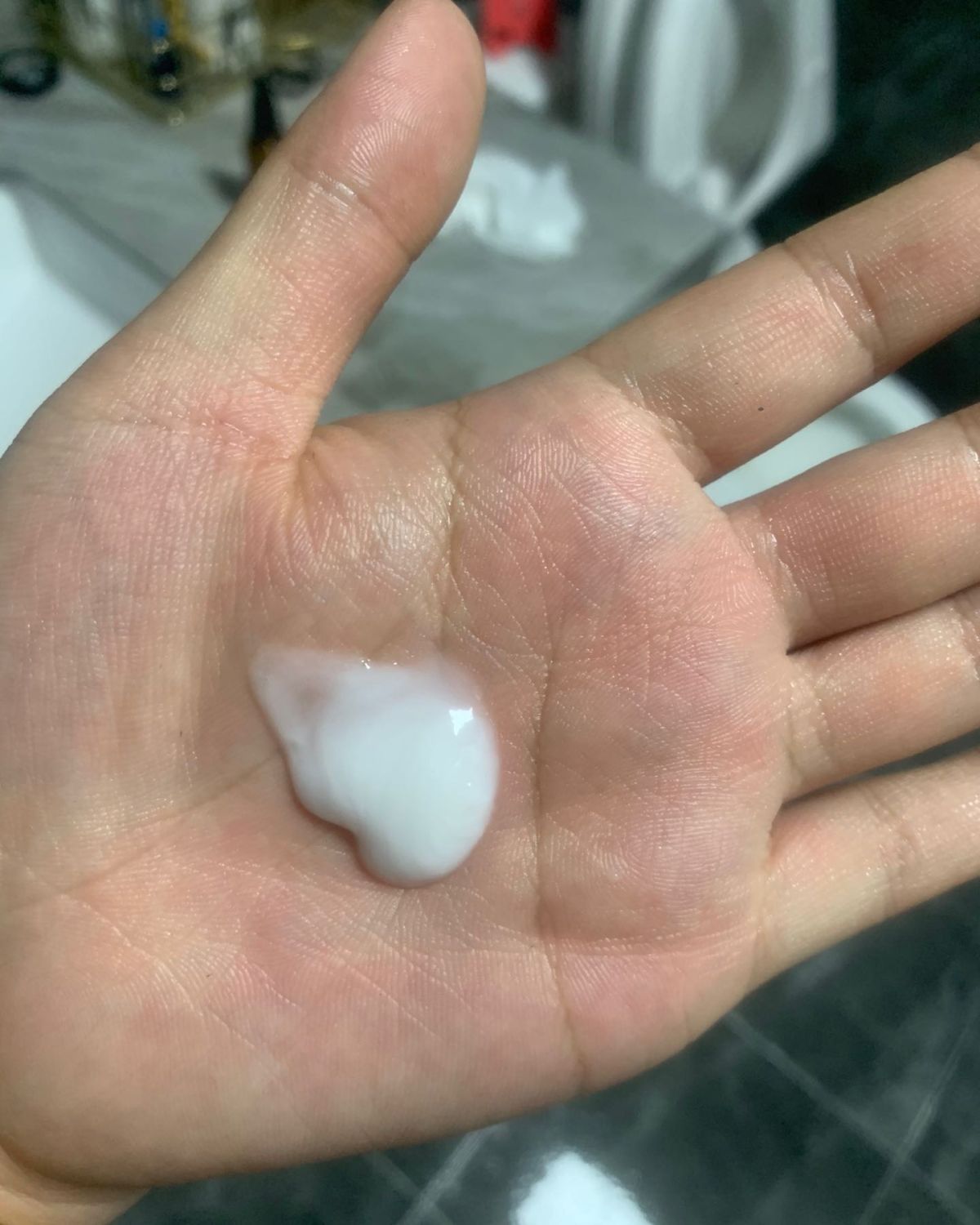 是比较偶然的机会买的aurelia的精华。 两种精华都是99
