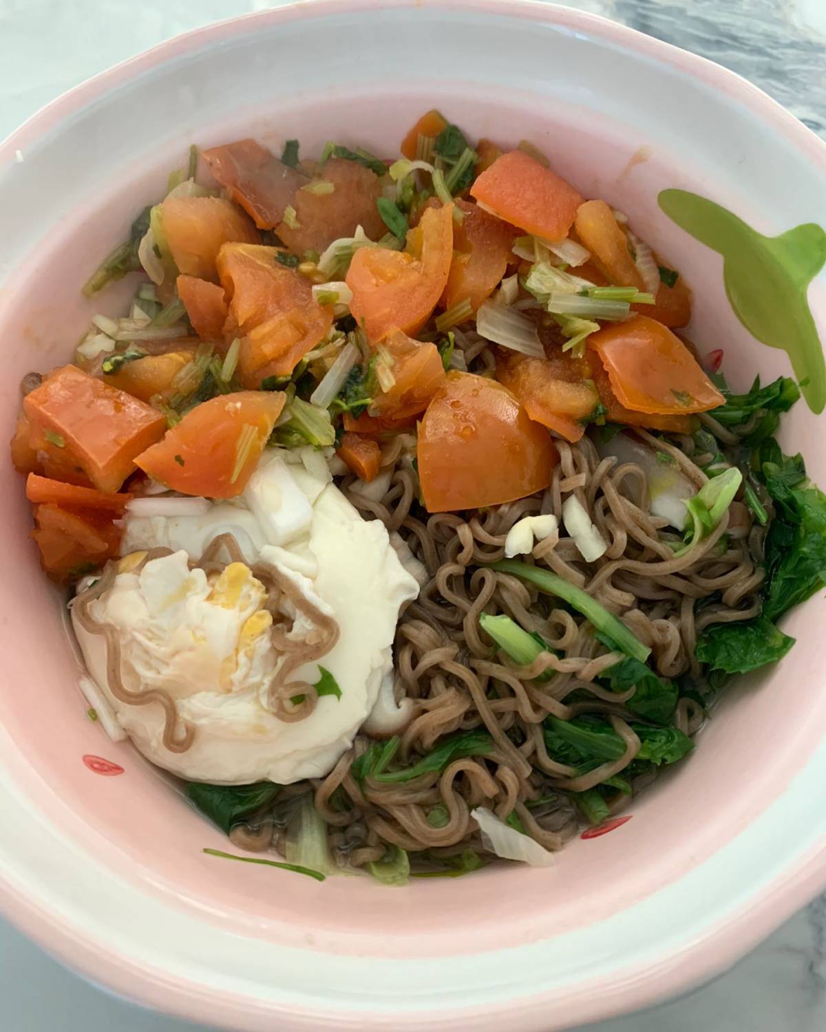 今天早餐有认真准备，没有测过热量。自觉还算是低热量的干豆腐卷