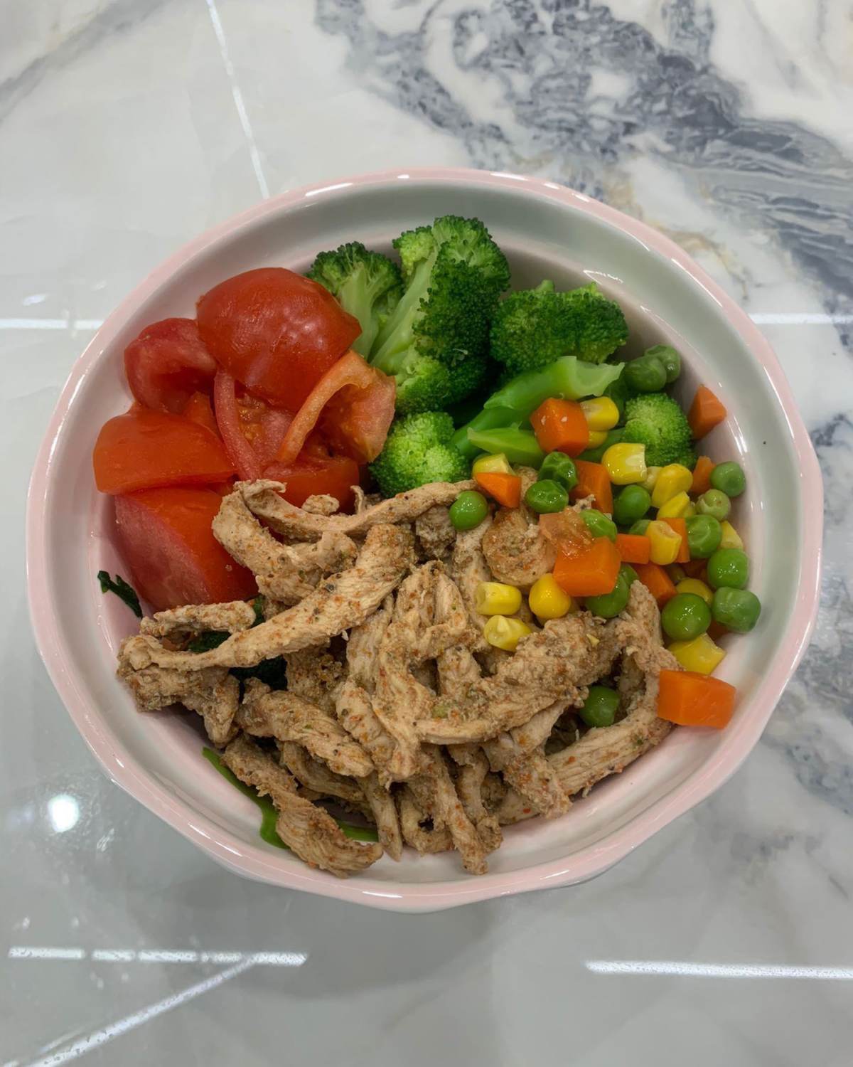 今日九点多才醒，就只准备了两餐。  早上第一件事肯定是量体重