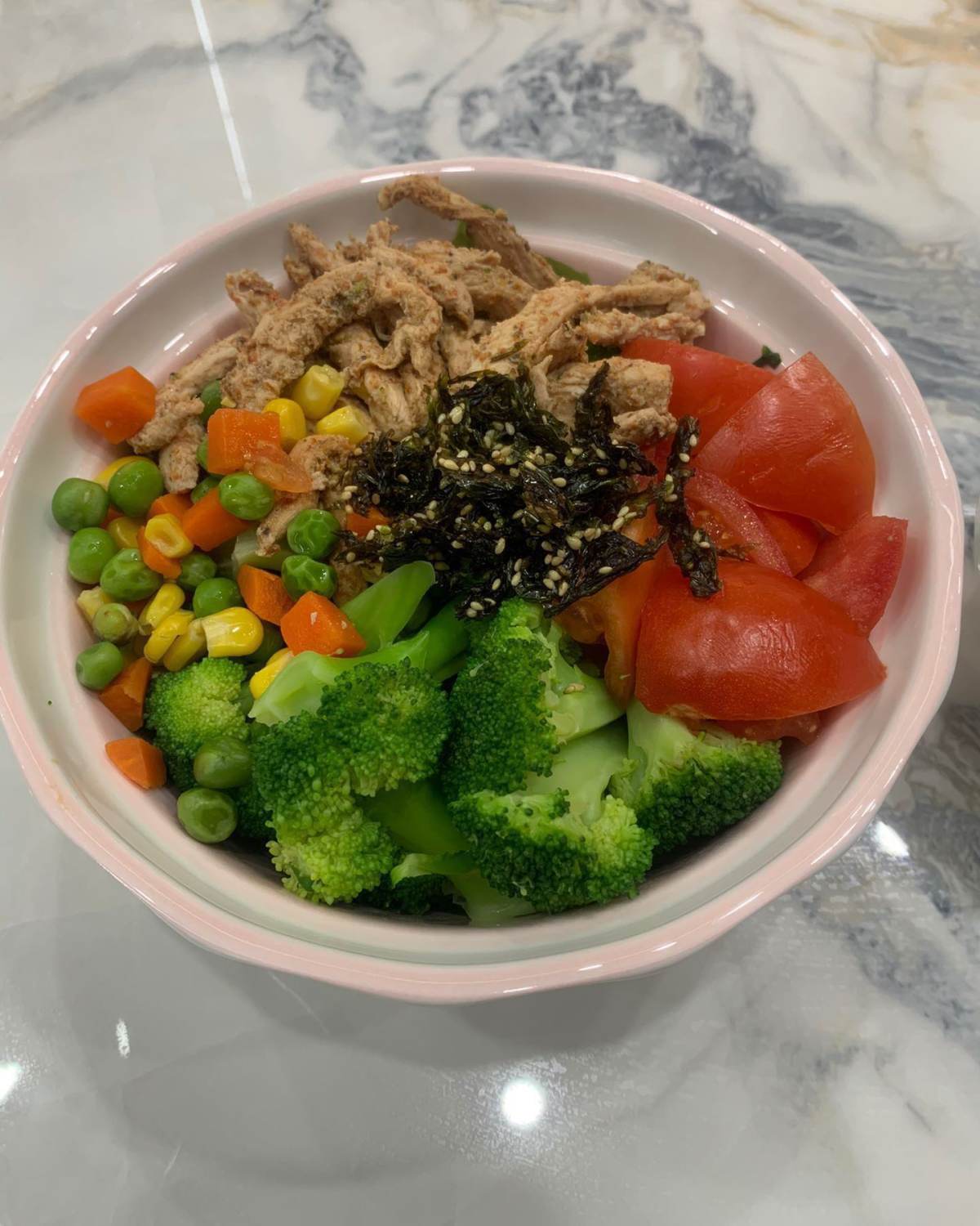 今日九点多才醒，就只准备了两餐。  早上第一件事肯定是量体重