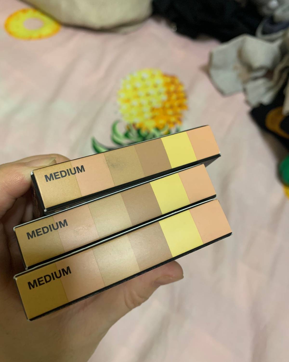 medium色号，比较适合小麦肤色、欧美妆容、修容调色都可以