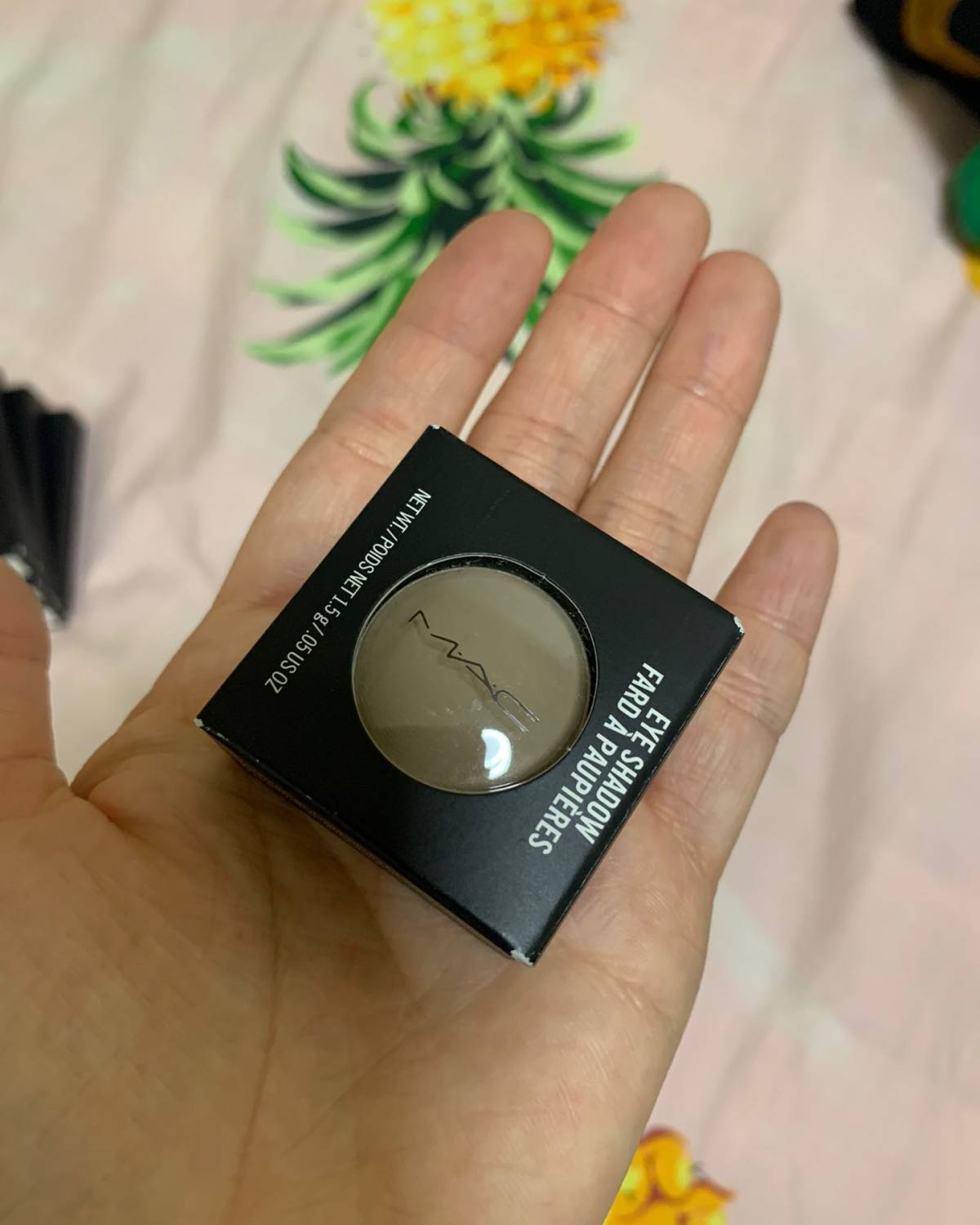 medium色号，比较适合小麦肤色、欧美妆容、修容调色都可以