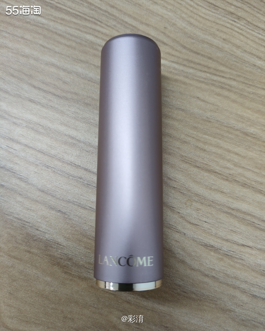 之前就在小红书上看到这支口红了，看他们的试色颜色真的很漂亮，