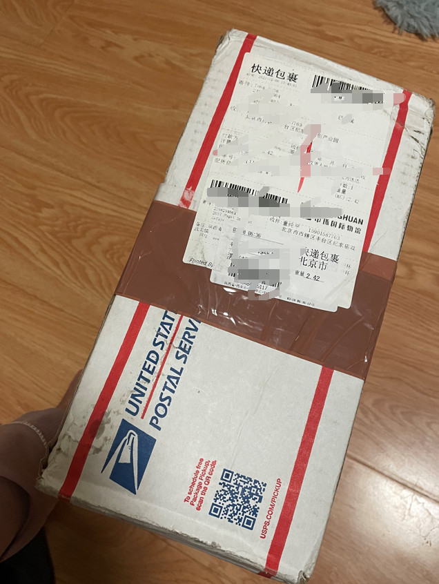 本次到货DSQ牛仔裤，这个牌子是目前特别喜欢的牛仔系列的服饰