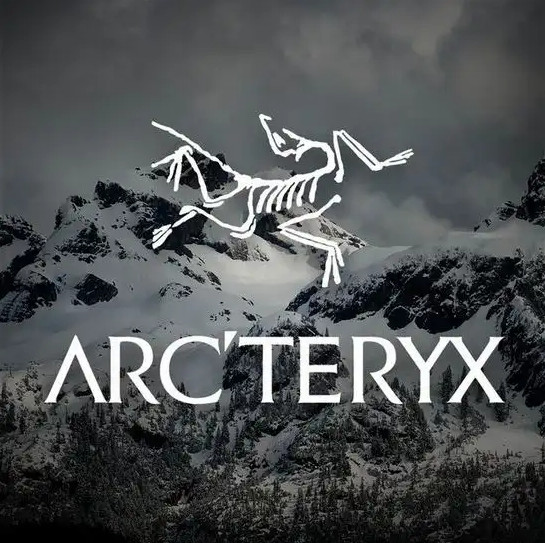 ARCTERYX始祖鸟是加拿大户外服饰品牌，主营服装、鞋类、