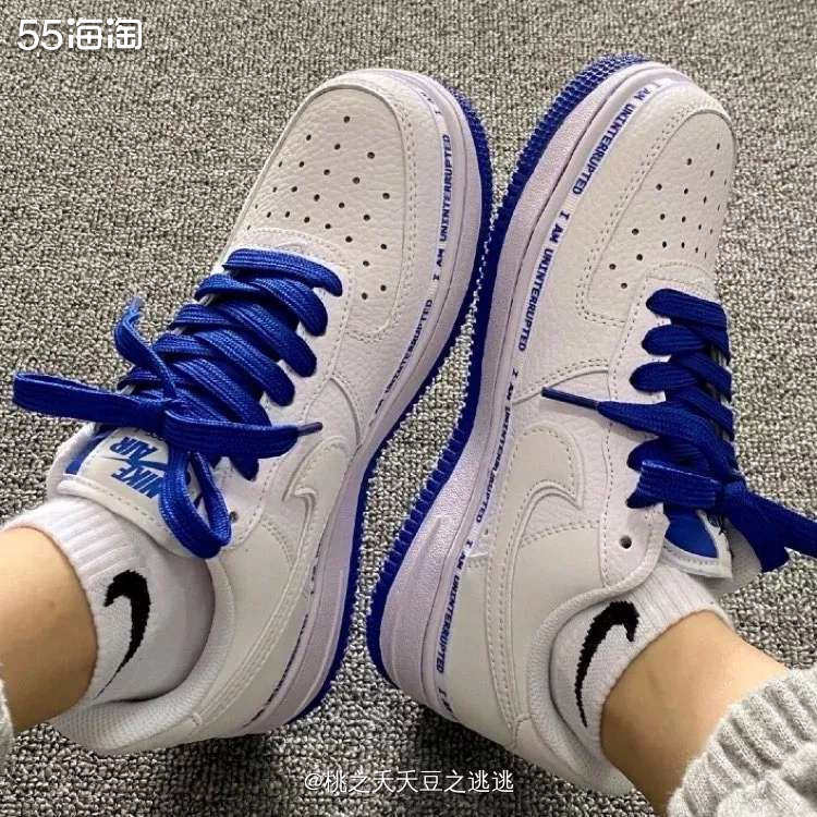 Nike空军一号AF1白蓝低帮涂鸦款  这款鞋子很有意思哦～