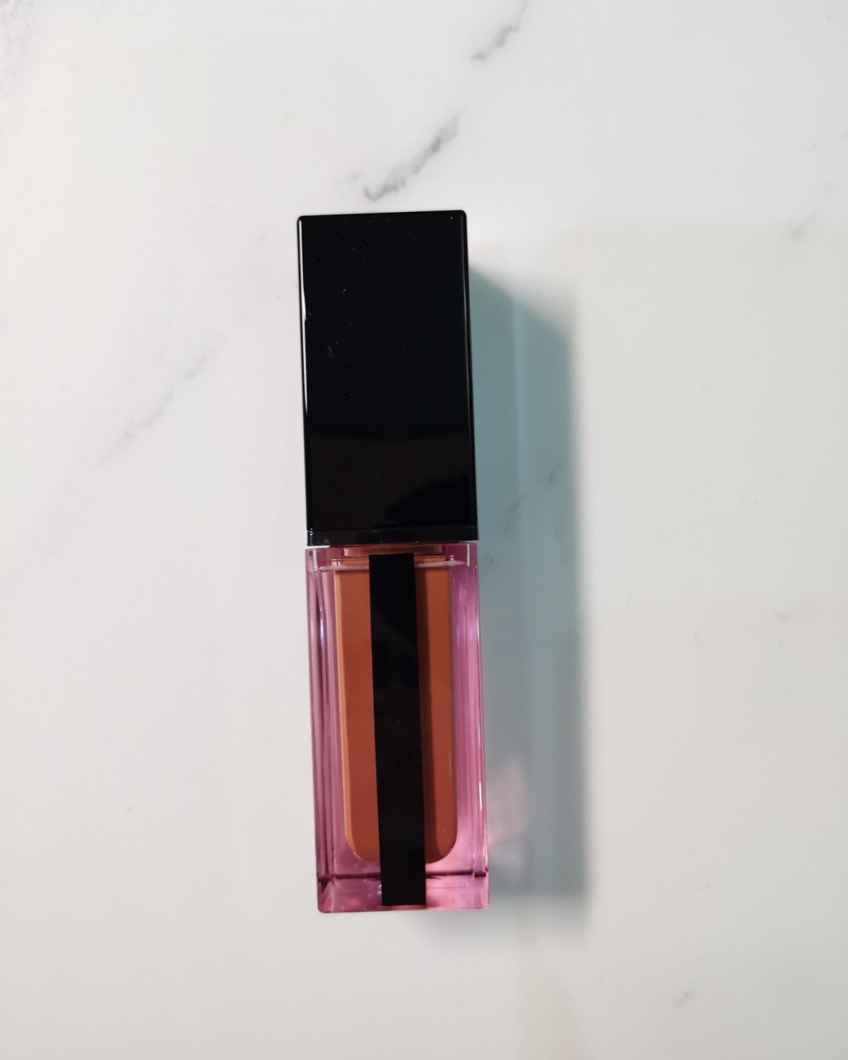 ✅唇釉里面我最爱的当属奶茶色，真的是怎么涂怎么好看。YSL6