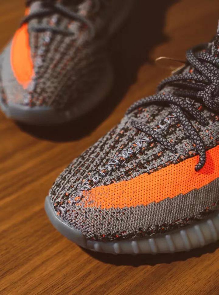 🌻一代人气王adidas Yeezy Boost 350 