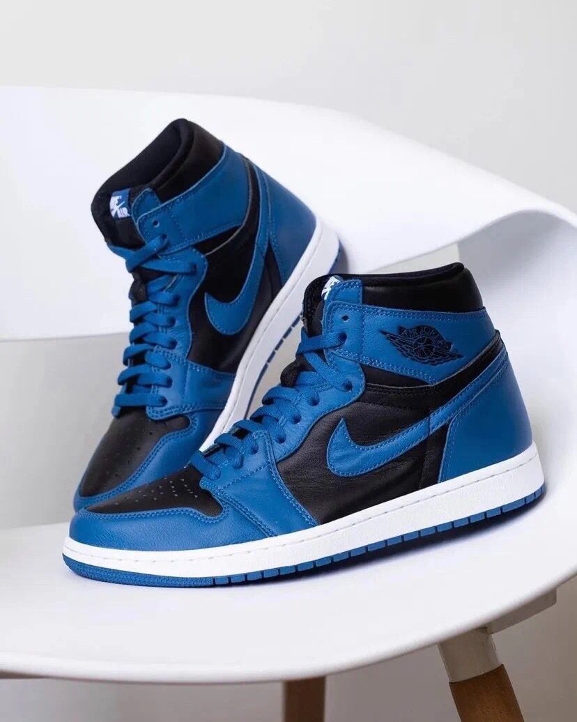 Air Jordan 1 是耐克乔丹系列的第一款正代篮球鞋，