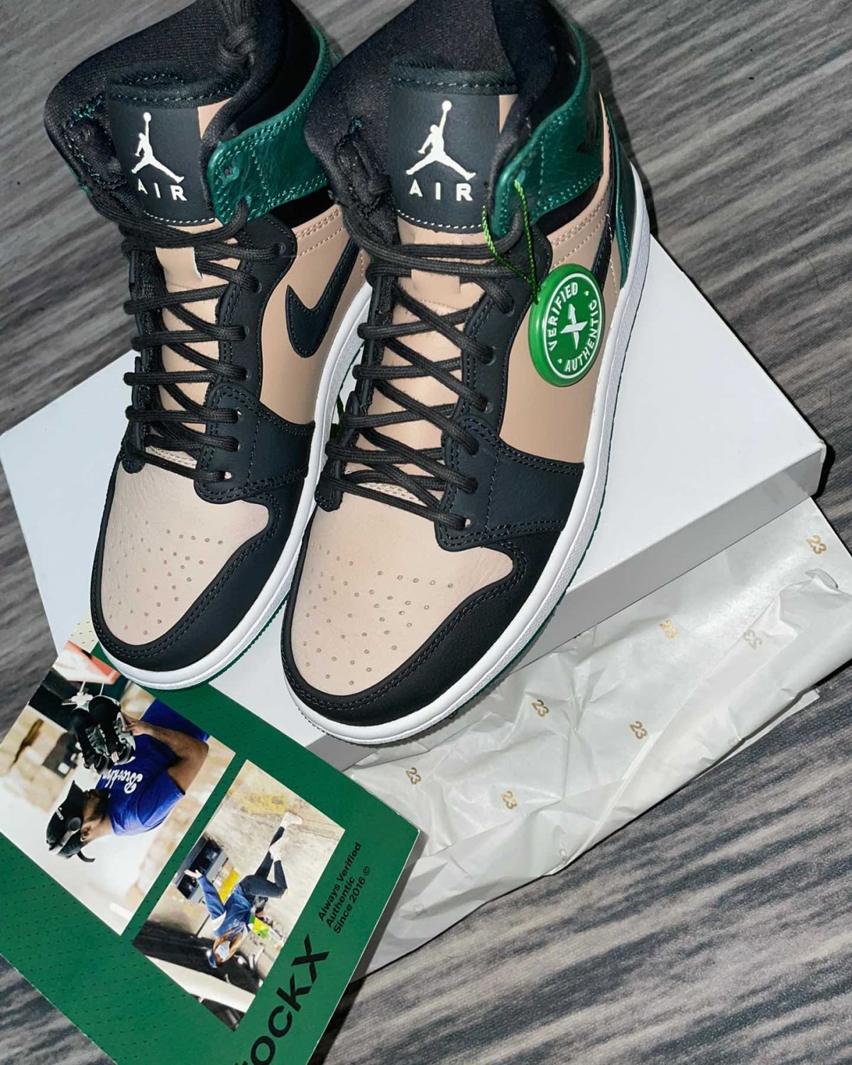 Hi，大家好。好久不见，还是你们的老朋友，情歌。 这次带来的