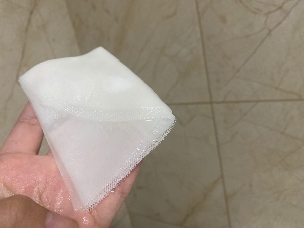 🌟今日份润百颜水光透亮面膜，就是面膜纸有点大  ♦️今日份