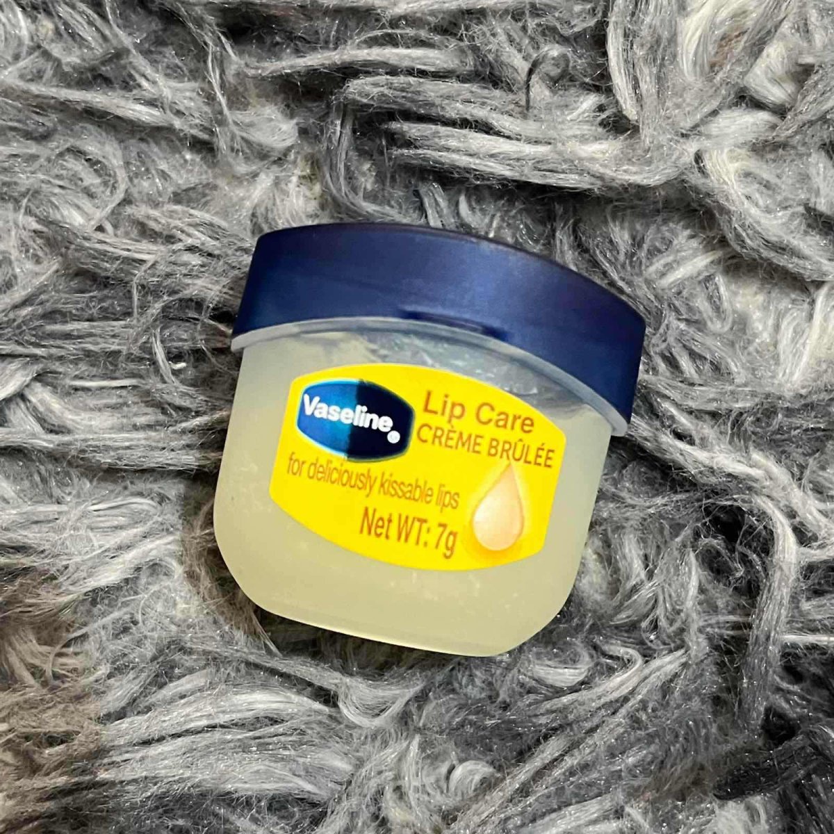 润唇膏方面我最爱的两个产品就是1⃣️凡士林和2⃣️DHC这两