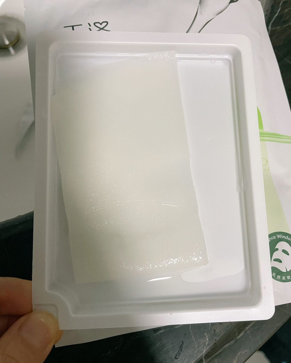 🌈面膜打卡第三天，晒晒玉泽积雪草安心修复面膜。这款面膜与无