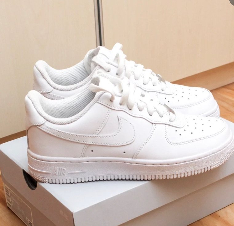 💙经典款Nike空军一号小白鞋，属于青春的回忆  💭ni
