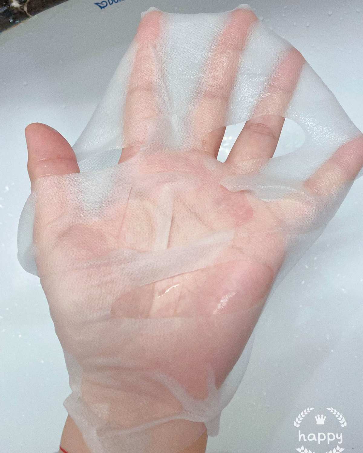 🌈在翻找化妆棉的时候看到了我去年囤下来的SNP面膜，就赶紧