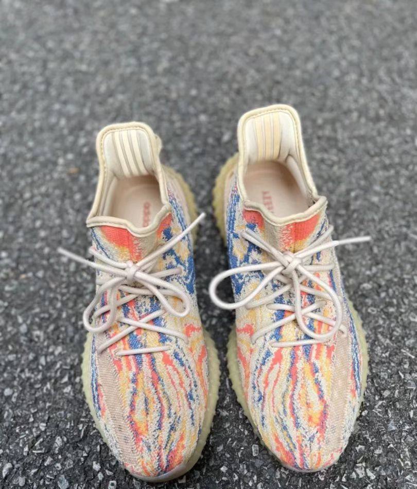 🌻adidas Yeezy 350 混色暴龙兽，全鞋运用橙
