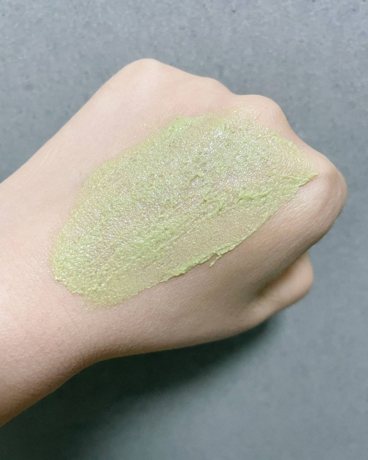 🌈首先这个面膜是个羊毛，某年某月某网站的赠品，淘的太多了，