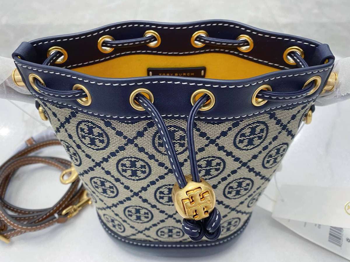 🌟前段时间Tory Burch美国官网有7折活动，棕色老花