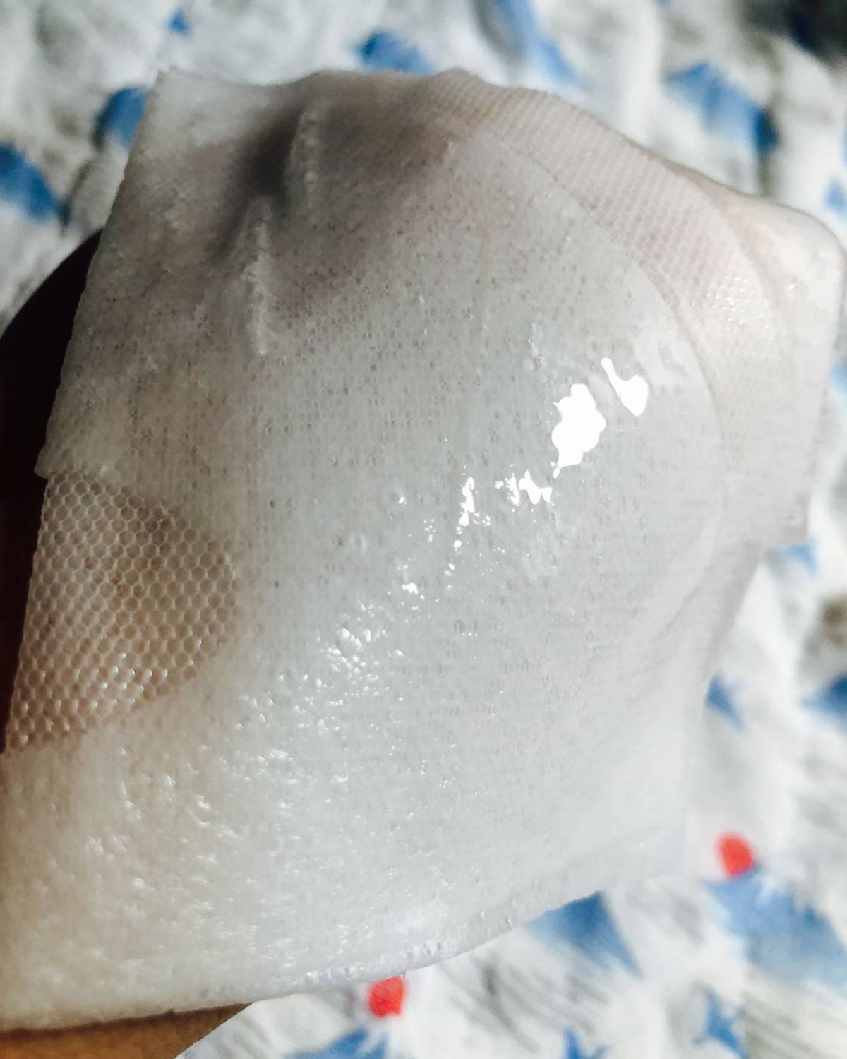 打卡面膜第七贴！来一片细步野清酒发酵精华面膜吧！这个本来李老