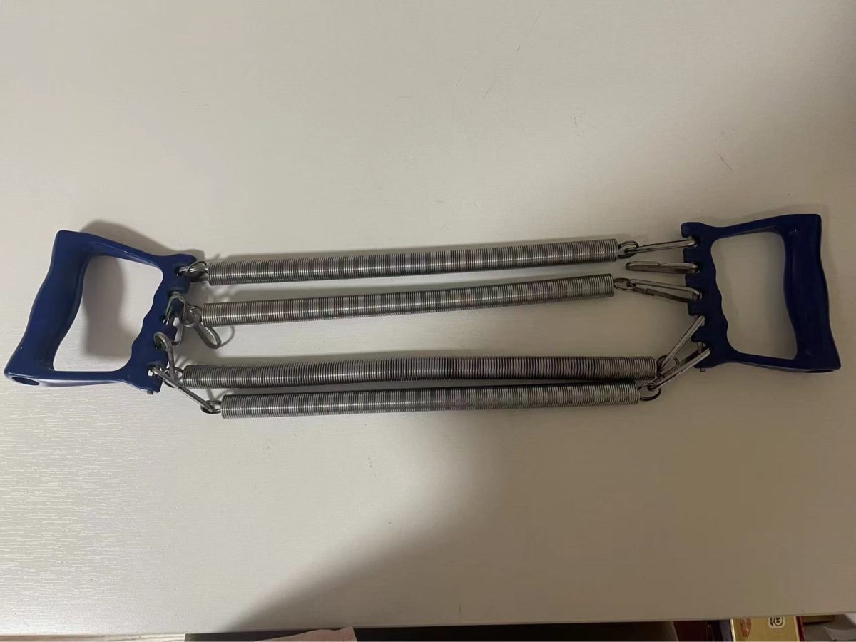 1️⃣ 家用拳击球。家属锻炼工具，没事打一打，挺解压的。 2