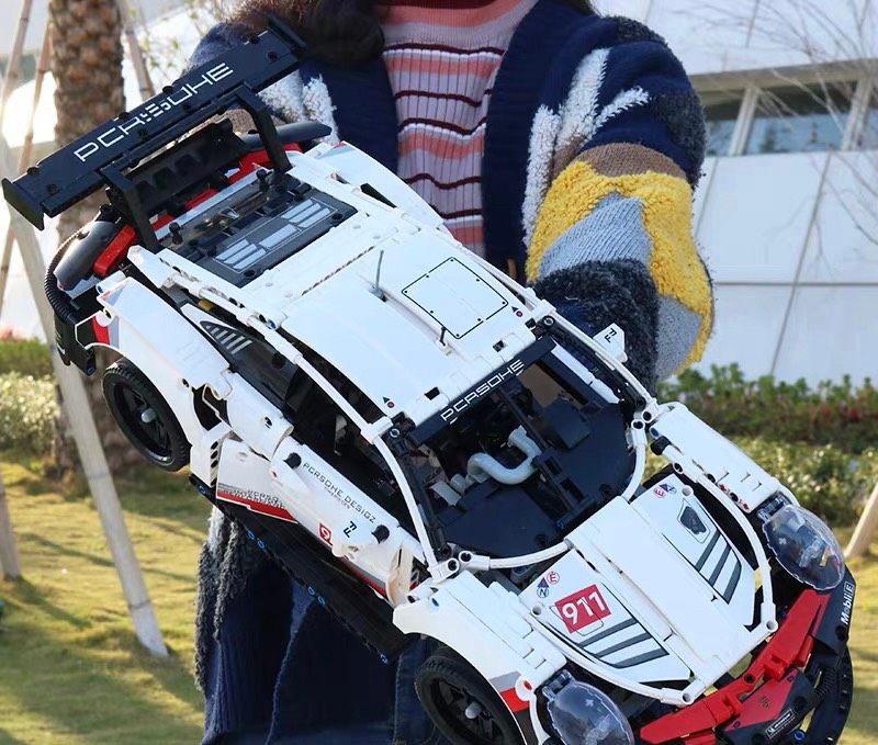✅乐高推出保时捷911 RSR赛车：911 RSR属Tech