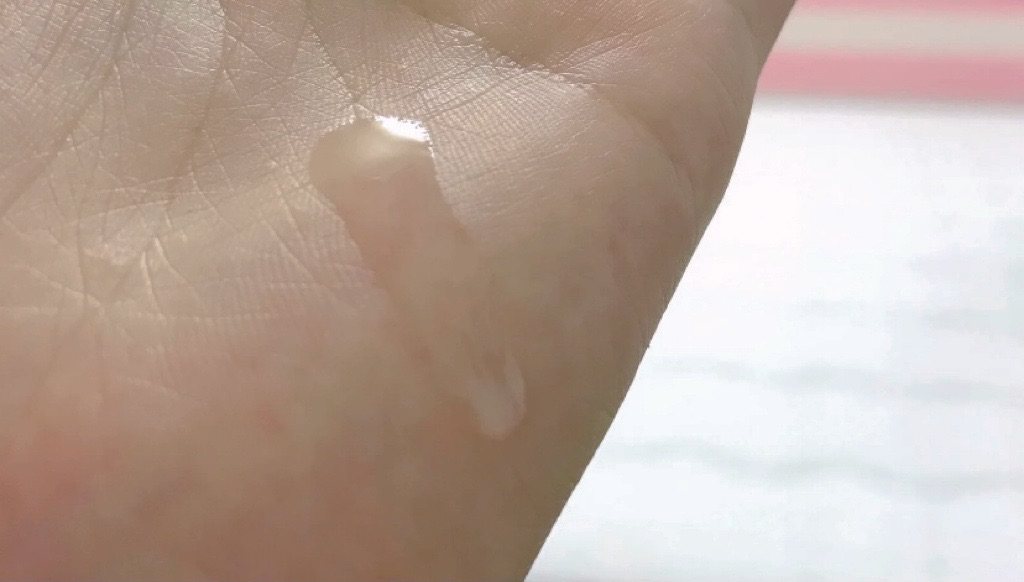 理肤泉三酸精华是之前被李佳琦种草的，研究了一下成分，发现她有