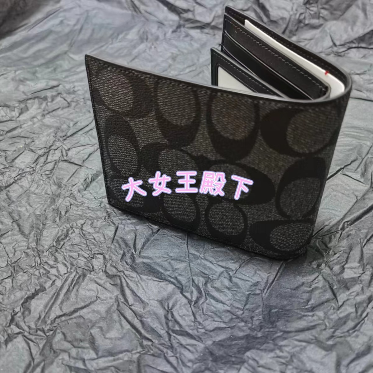 coach这个钱包是男款 带支票夹，其实这个钱包很耐用 我老