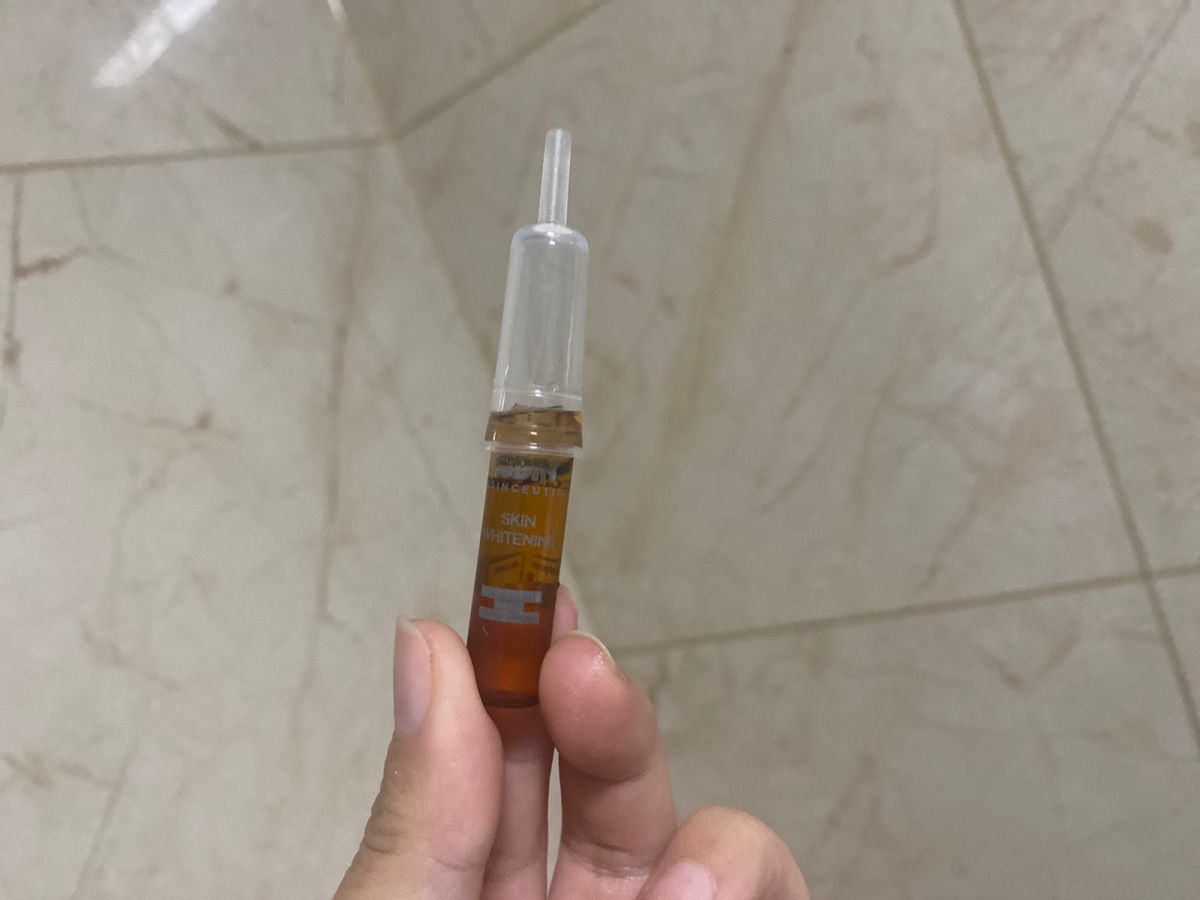 📈 怡思丁烟酰胺焕白安瓶，质地清爽悄悄变白  ⭐️来自西班