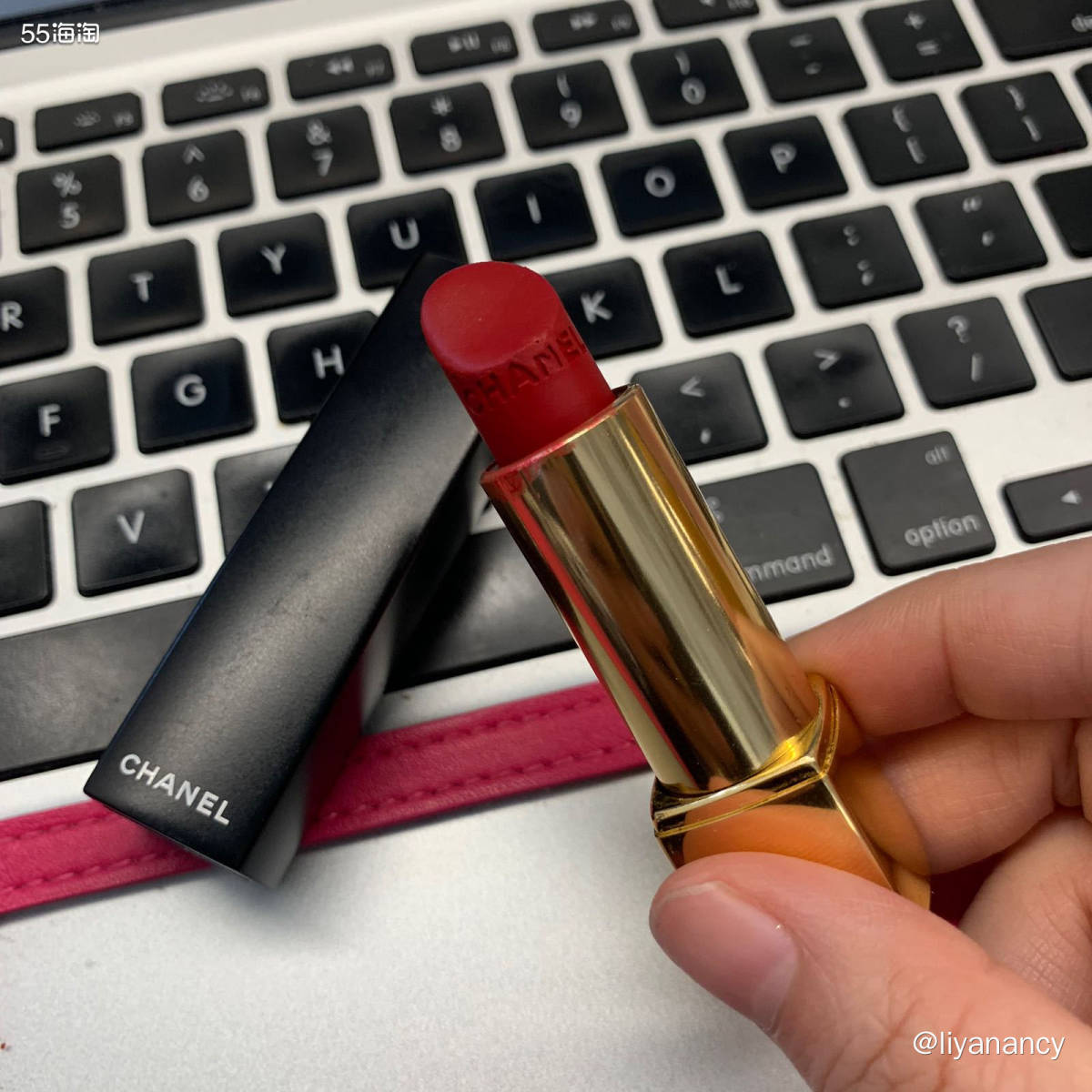 ✨色号：香奈儿56号唇膏  ✨显色度：显色，好涂  ✨滋润度